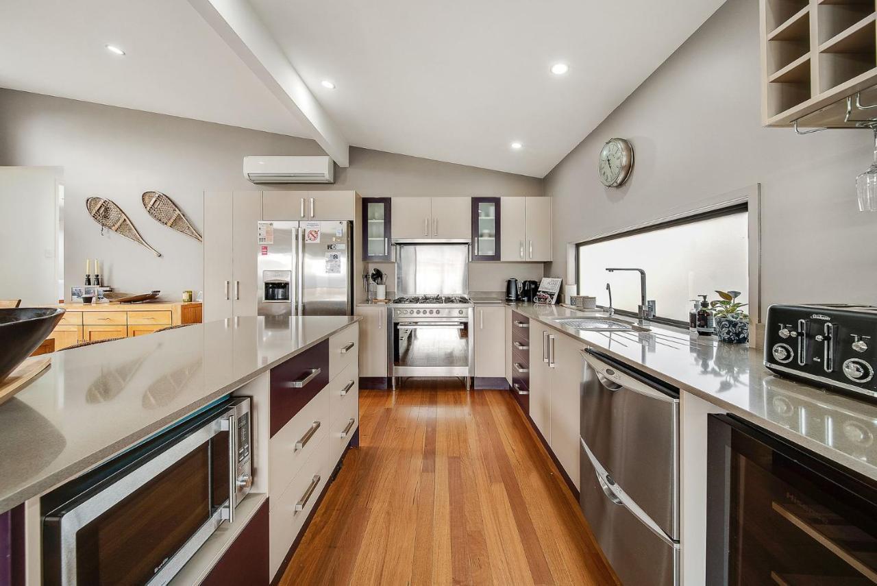 Ned Kelly'S Retreat - Stunning 3Br Townhouse L Lake Views L Wifi L Bbq Jindabyne Ngoại thất bức ảnh
